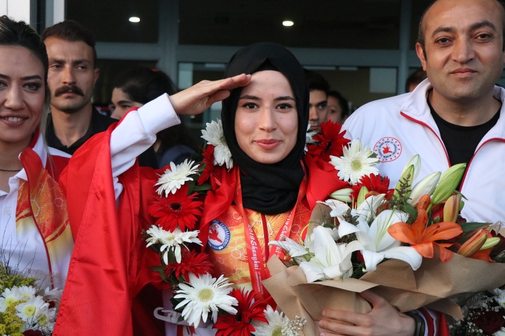 Milli Sporcu Hayriye Türksoy: “Türk sporcuları herkes asker selamı ile tanıyor”